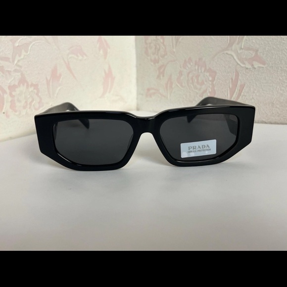 Prada Black Geometric Sunglasses Unisex BRAND NEW - Picture 1 of 10